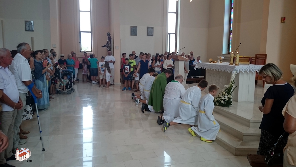 20NKG2015-don_Mario_zavšetak_misnog_slavlja.jpg